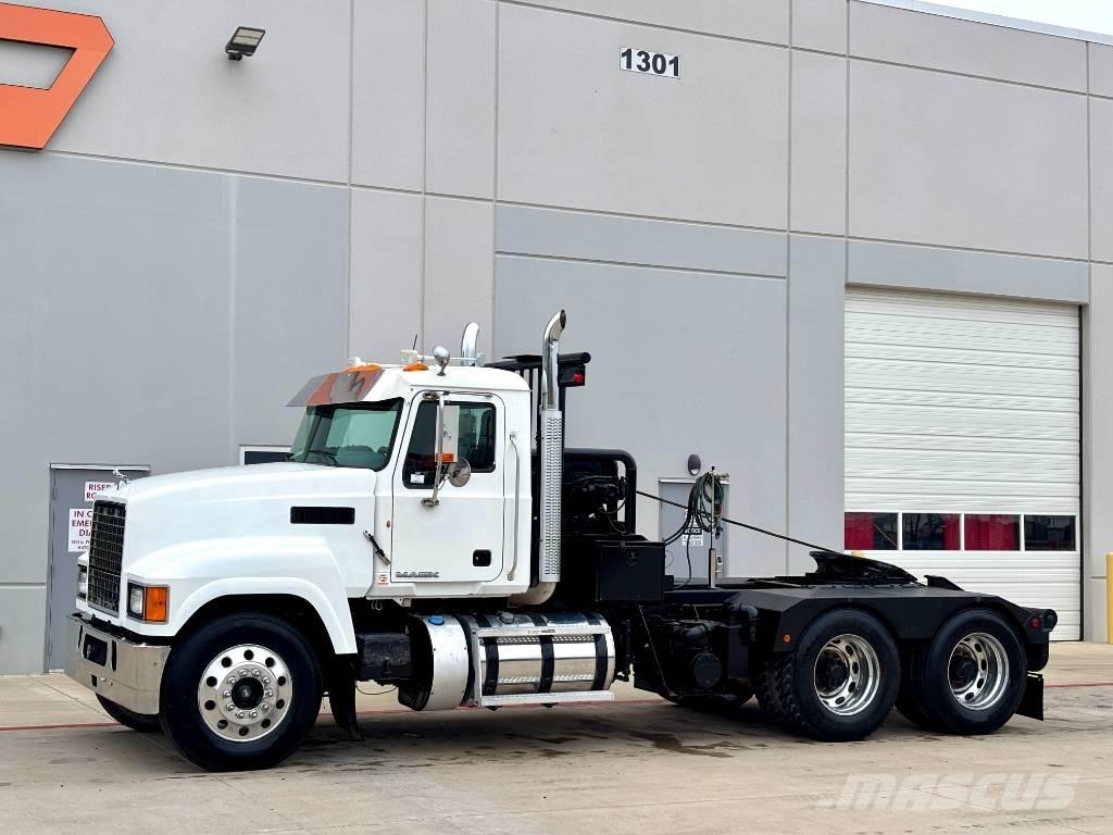 Mack CHU 613 救援車