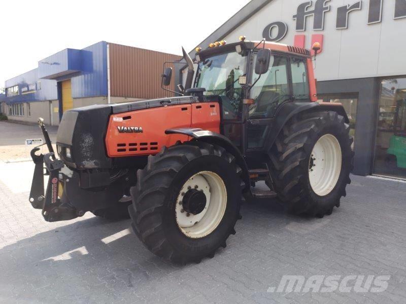 Valtra 8400 曳引機