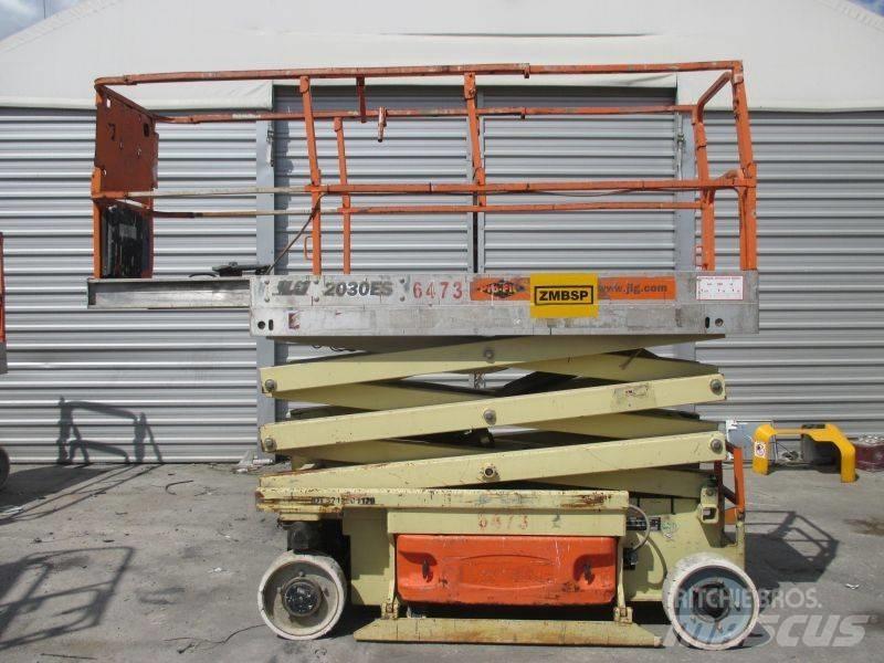JLG 2030 ES 剪式升降機