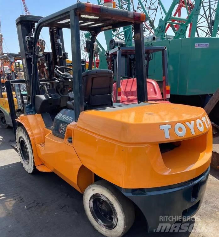 Toyota 5 Ton 柴油卡車
