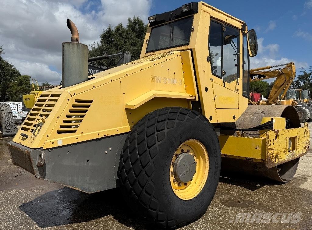 Bomag BW 211 D-3 雙輪滾壓機