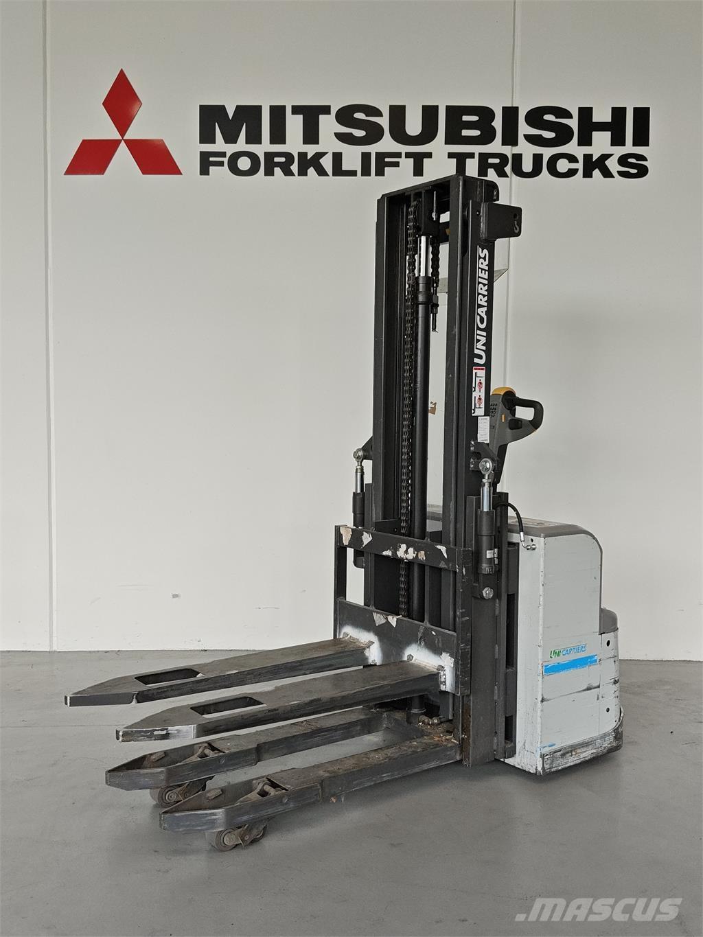 Atlet PSH160 自走式堆積機