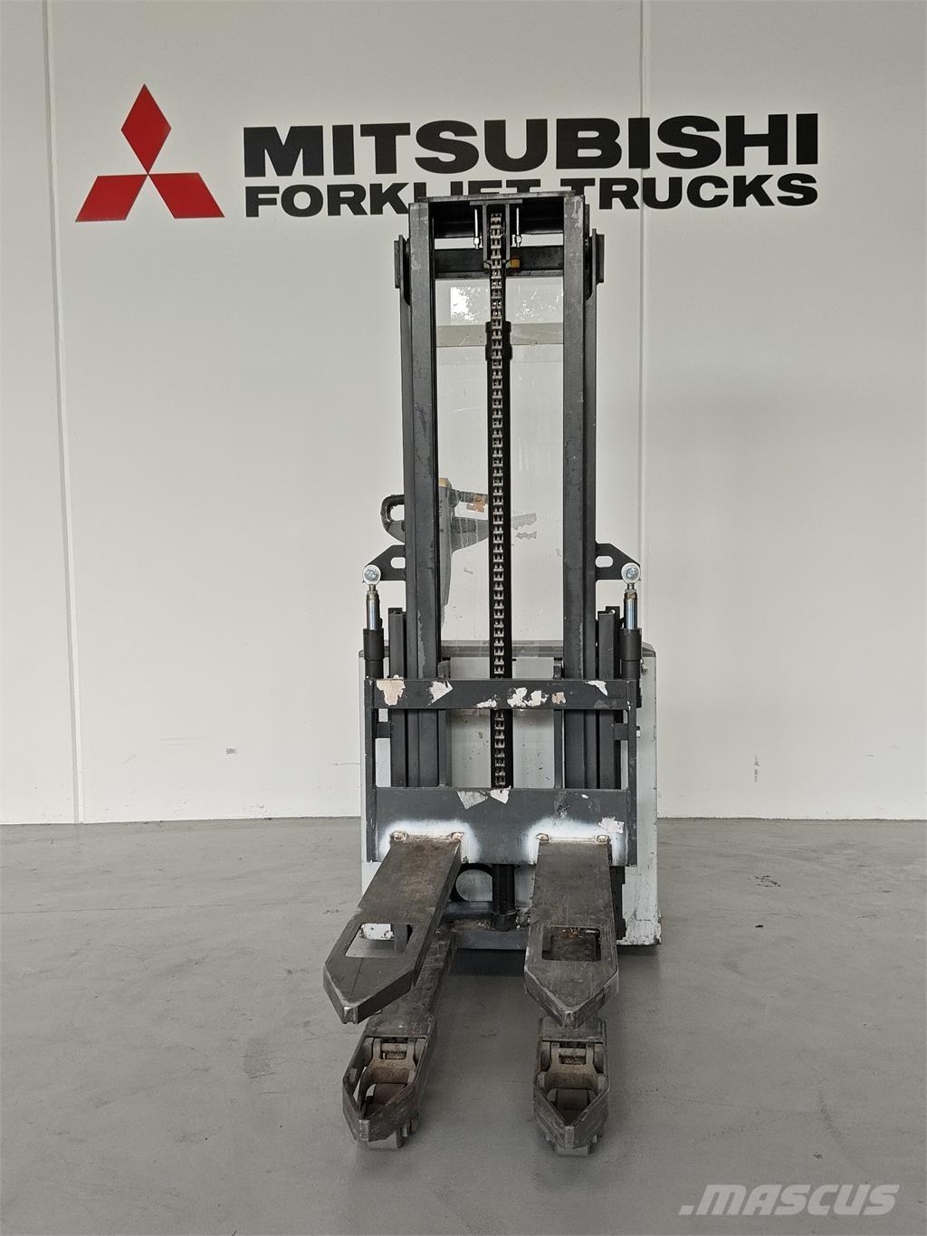 Atlet PSH160 自走式堆積機