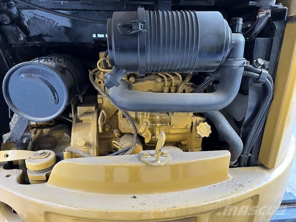 CAT 303 CR 小型挖土機/掘鑿機<7t(小型挖掘機)