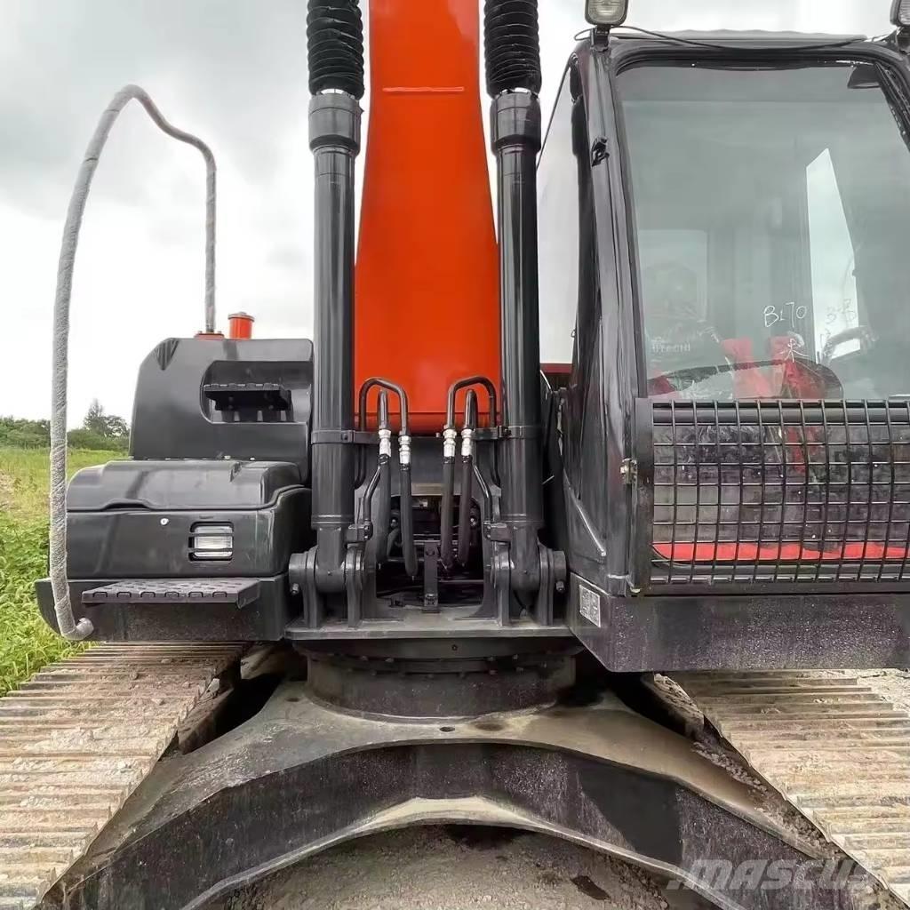 Hitachi ZX 200 履帶式 挖土機/掘鑿機/挖掘機