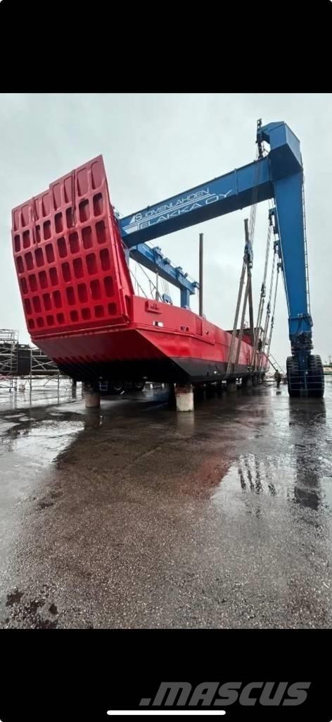  Cargo Ship Ganador 工作船艇 / 駁船