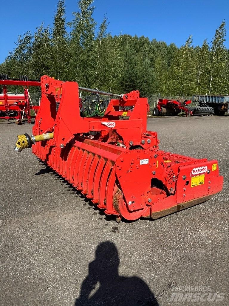 Maschio DC 3000 動力耙和旋轉式耕耘機