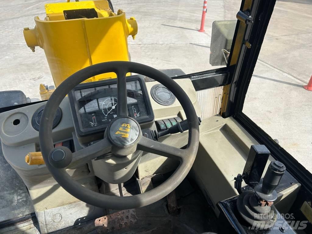 JCB 409 農業用伸縮臂裝載機