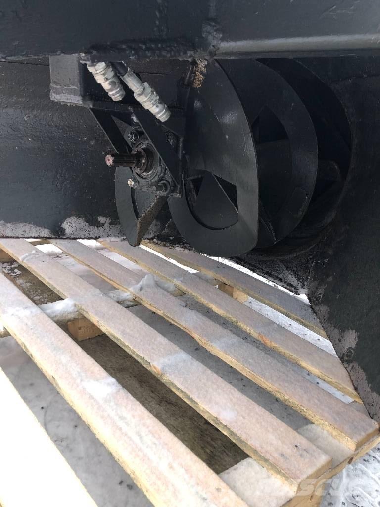 Ala-talkkari AT 260 掃雪機