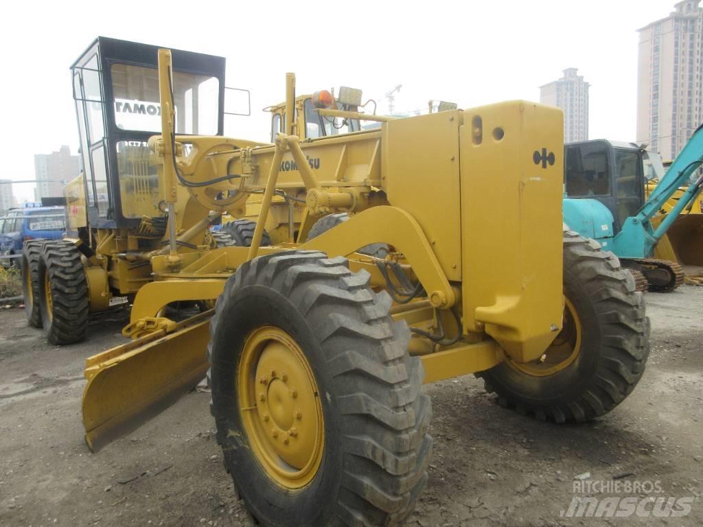 Komatsu GD 623 平土機