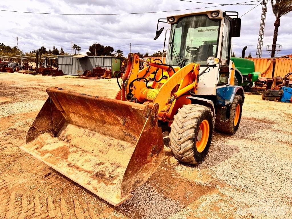 Liebherr L 507 輪胎式裝載機