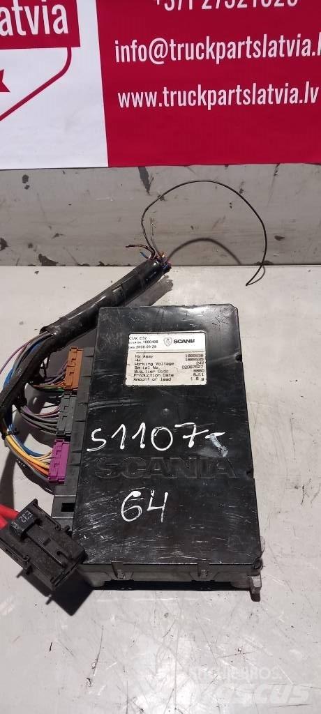 Scania R 440.  1889538 電子設備