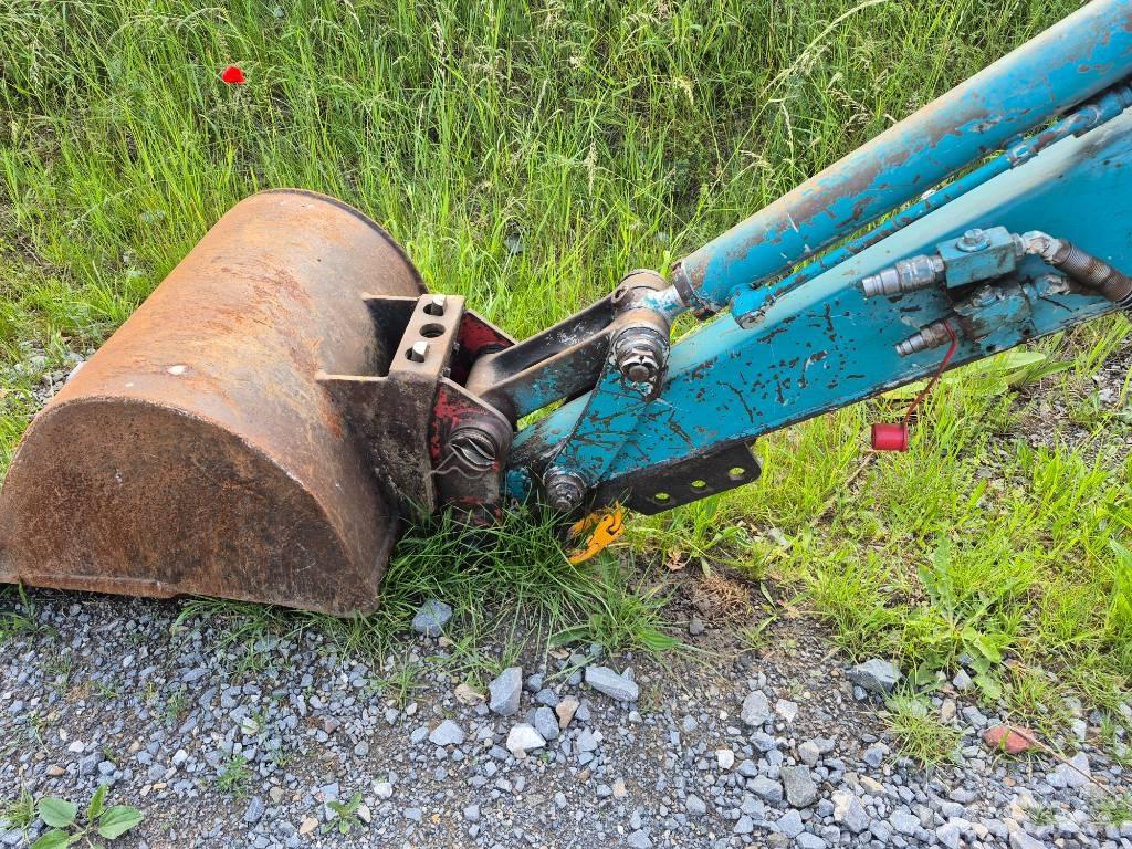 Takeuchi TB 235 小型挖土機/掘鑿機<7t(小型挖掘機)