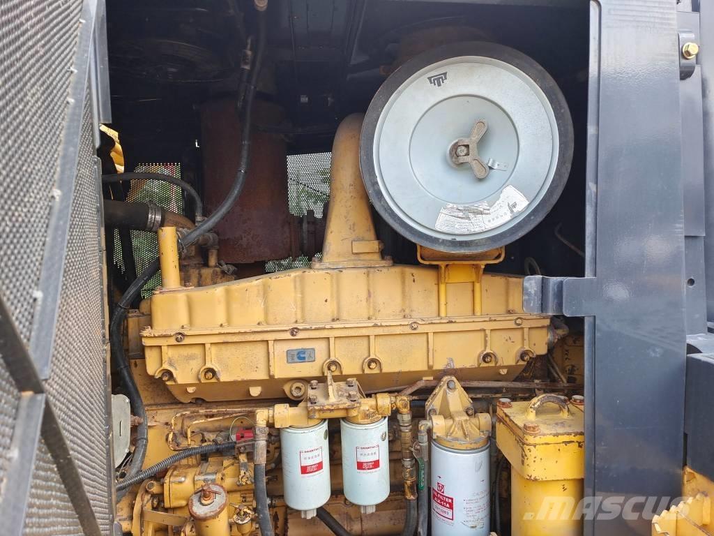 Shantui SD 32 履帶推土機