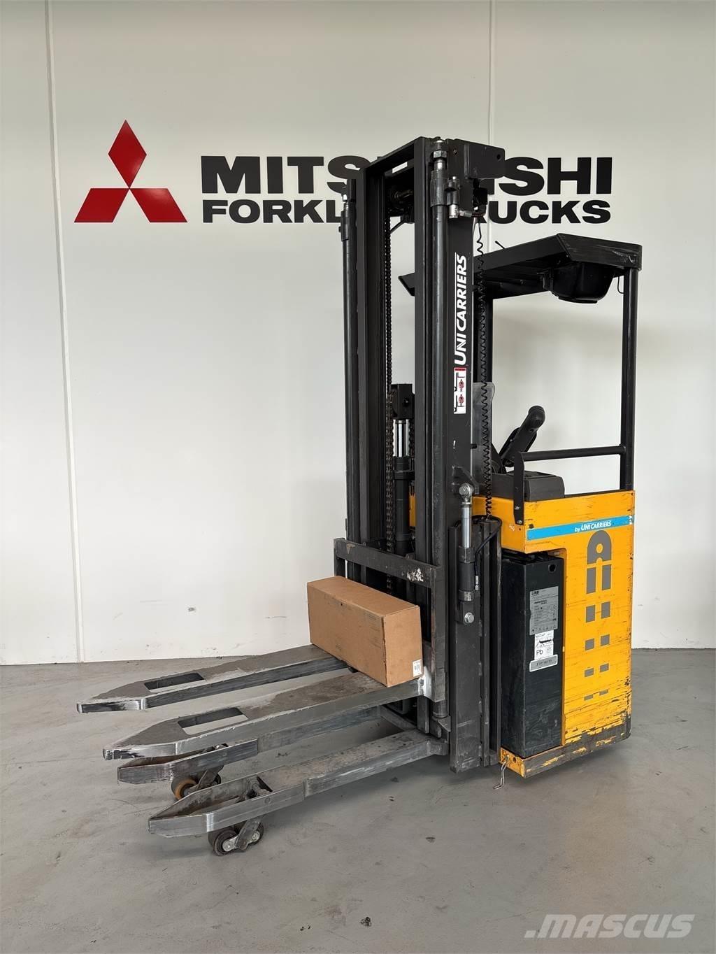Atlet X160 行走控制式堆積機