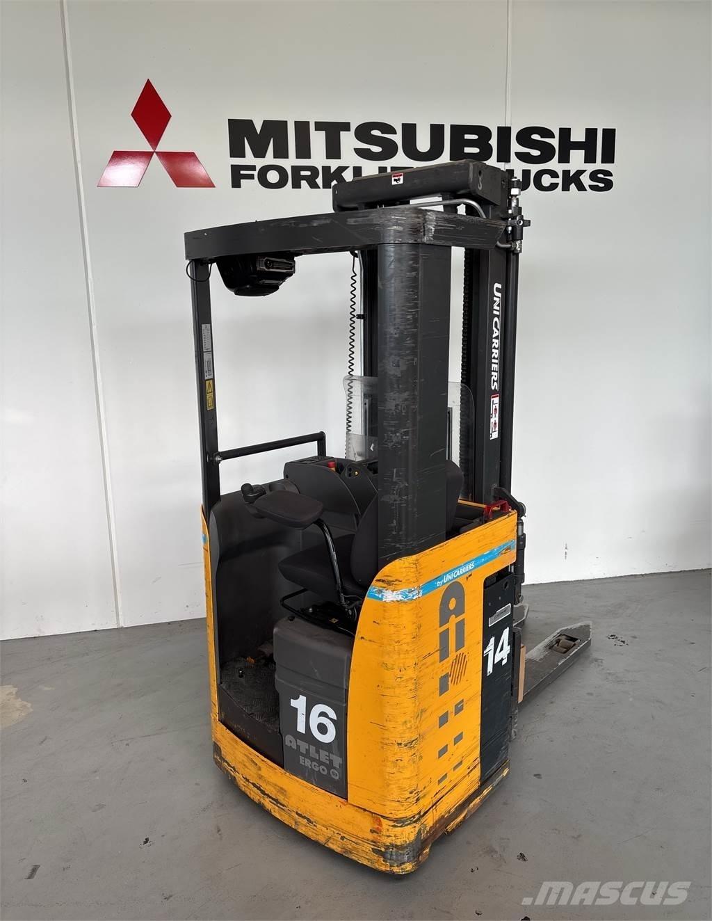 Atlet X160 行走控制式堆積機