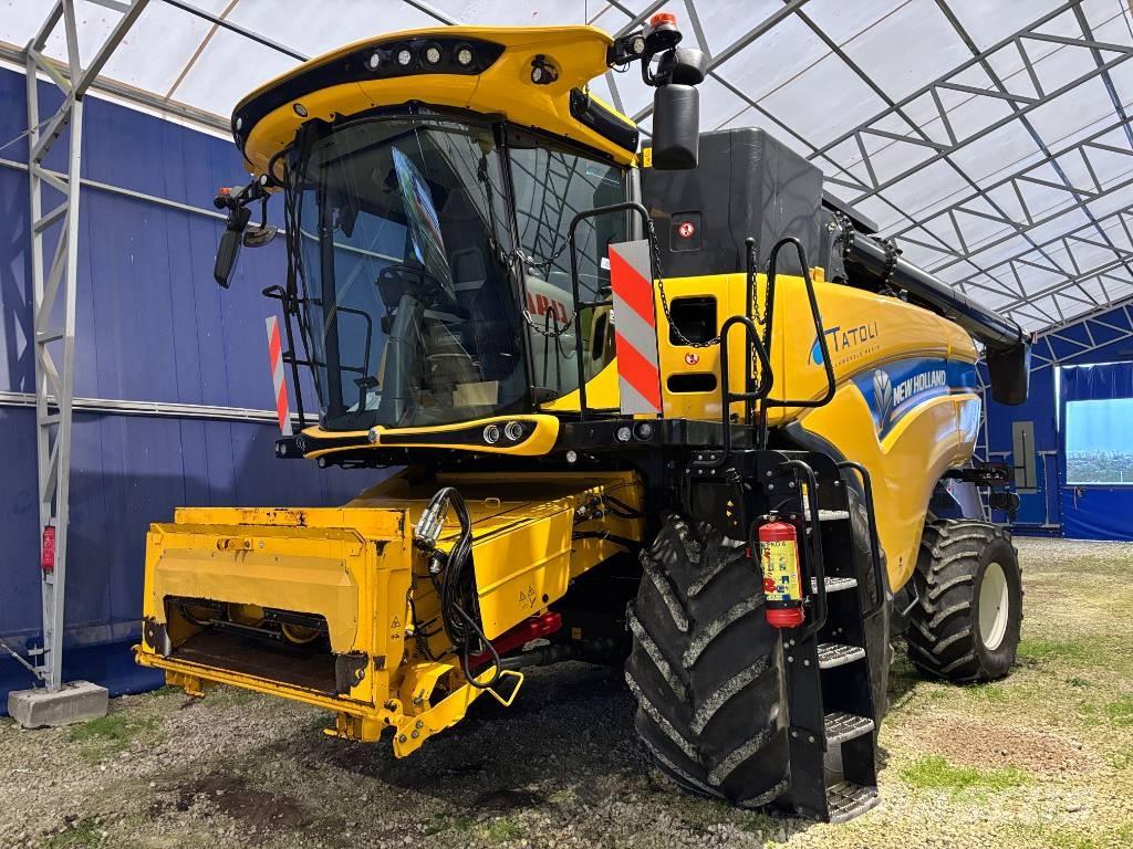 New Holland CX 8.90 聯合收穫機