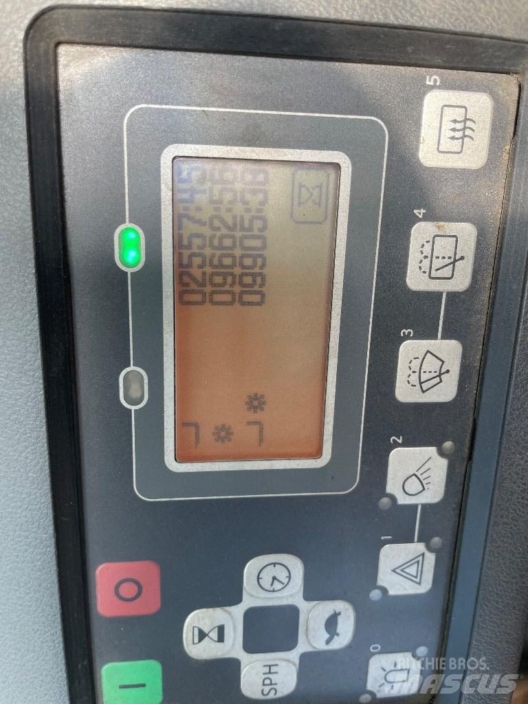 Toyota 8FBMT30 電動堆高機