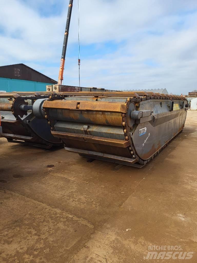 Volvo 210CLR 水陸兩用挖掘機