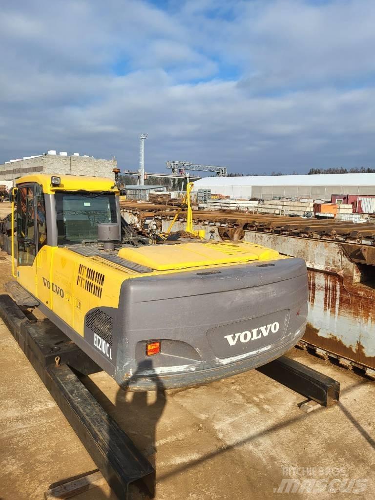 Volvo 210CLR 水陸兩用挖掘機