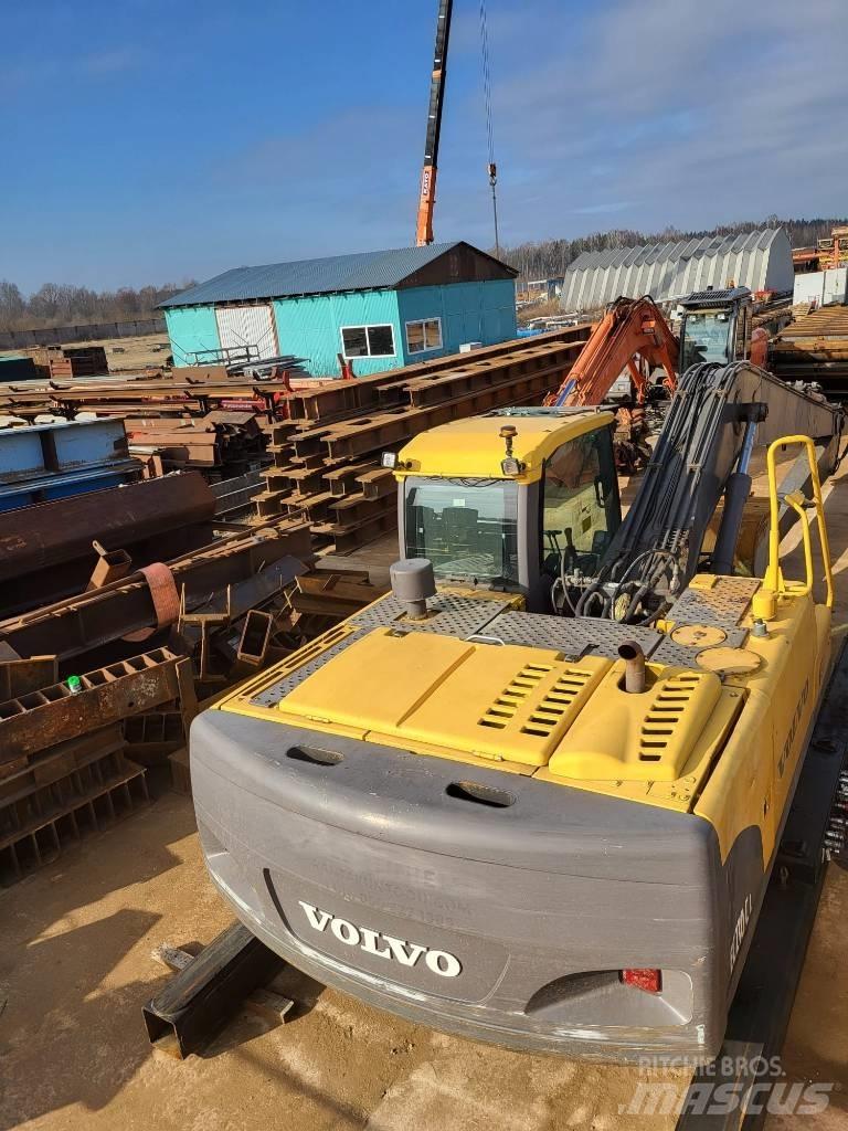 Volvo 210CLR 水陸兩用挖掘機