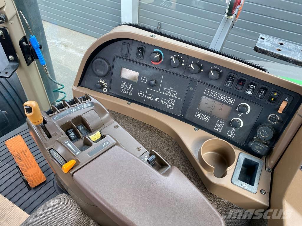 John Deere 8230 ILS 曳引機