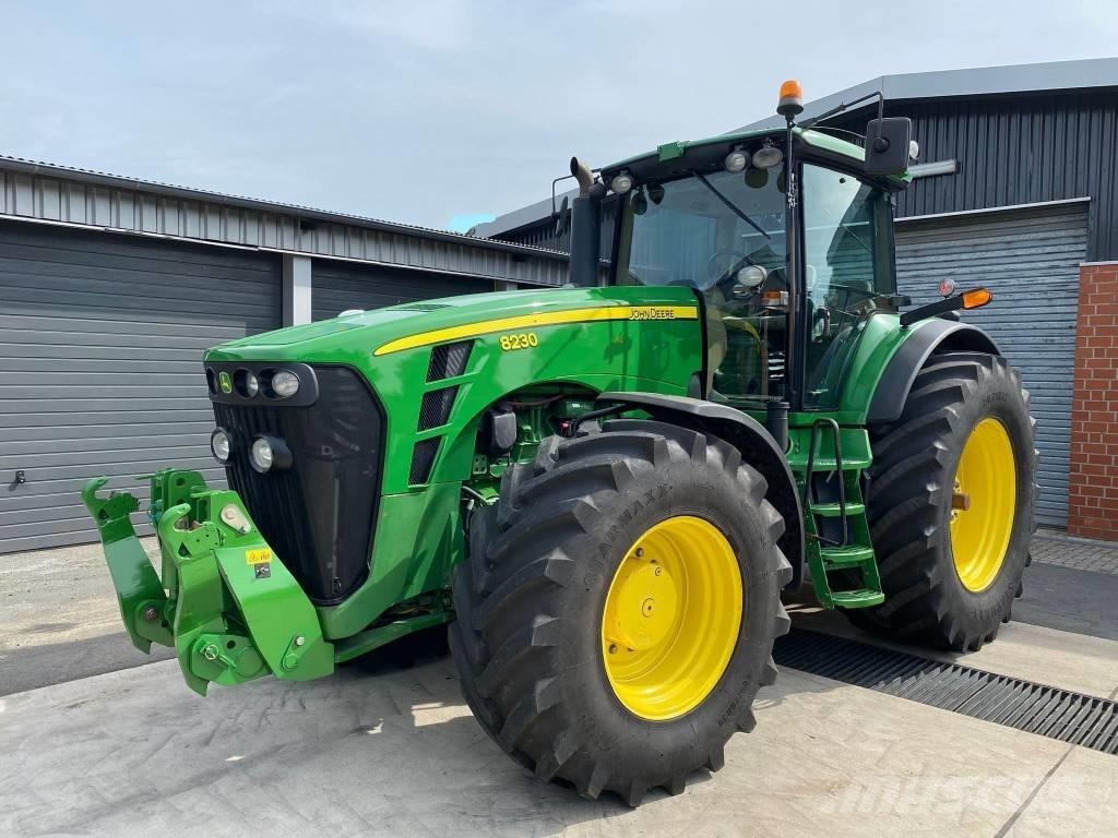 John Deere 8230 ILS 曳引機