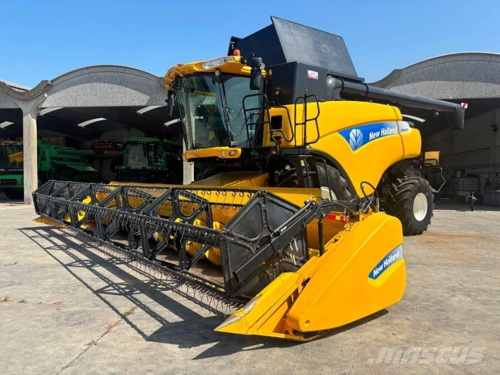New Holland CR 9090 聯合收穫機