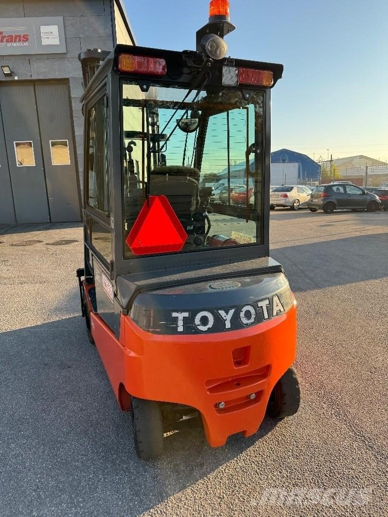 Toyota 8FBMT35 電動堆高機