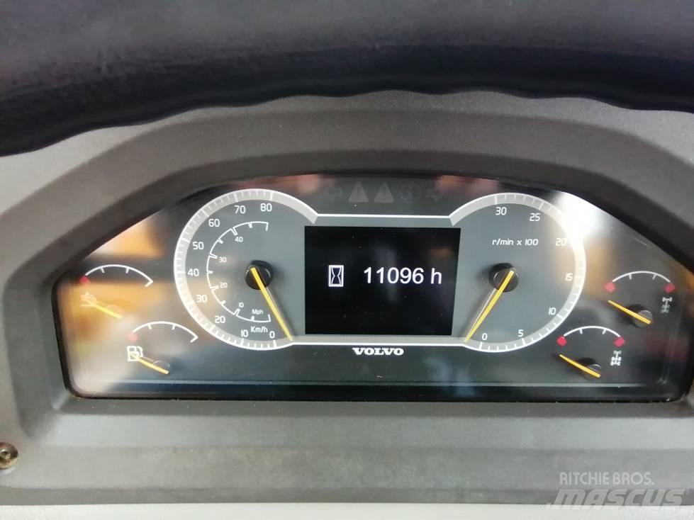 Volvo A 30 G 鉸接式起吊車