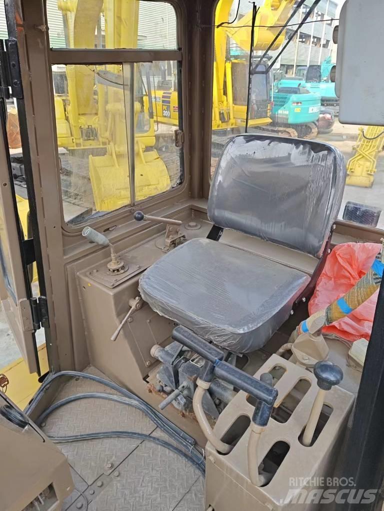 CAT D 6 G 履帶推土機