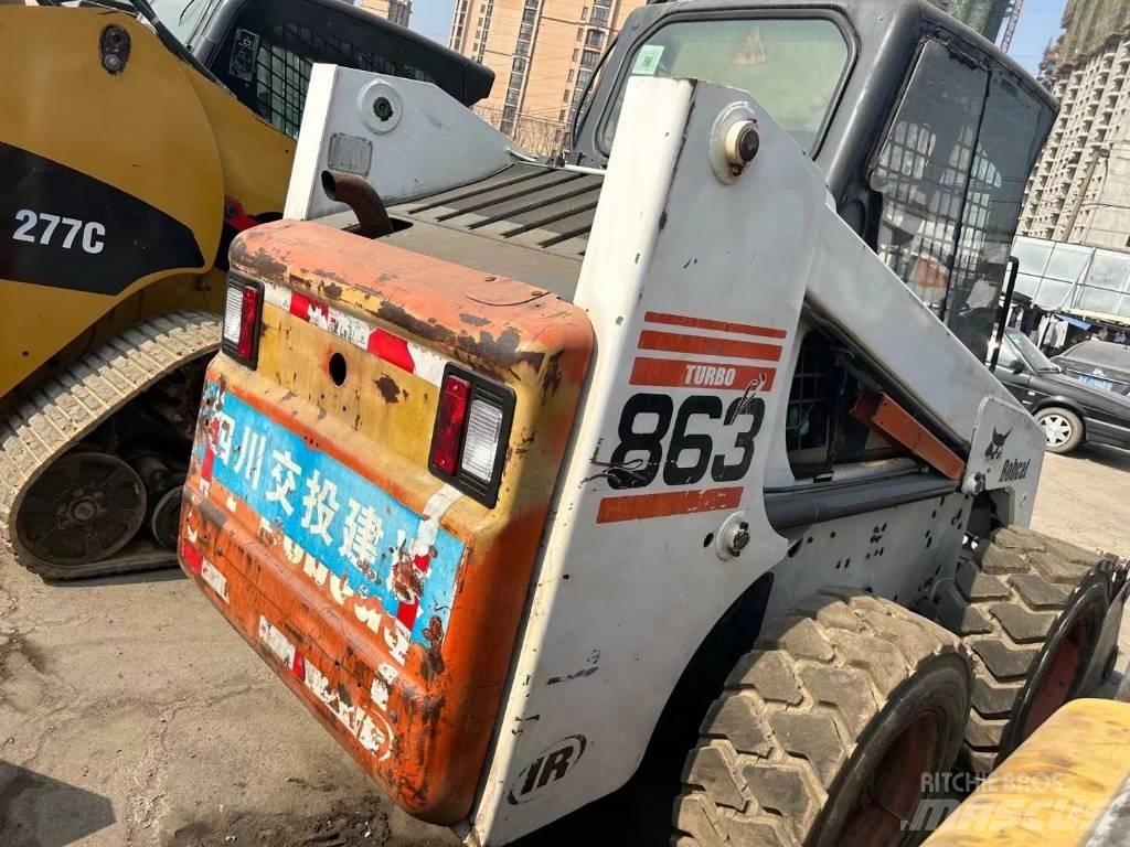 Bobcat S863 滑移轉向裝載機