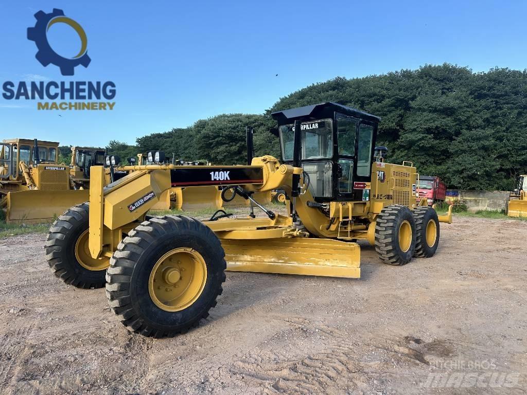 CAT 140 K 平土機