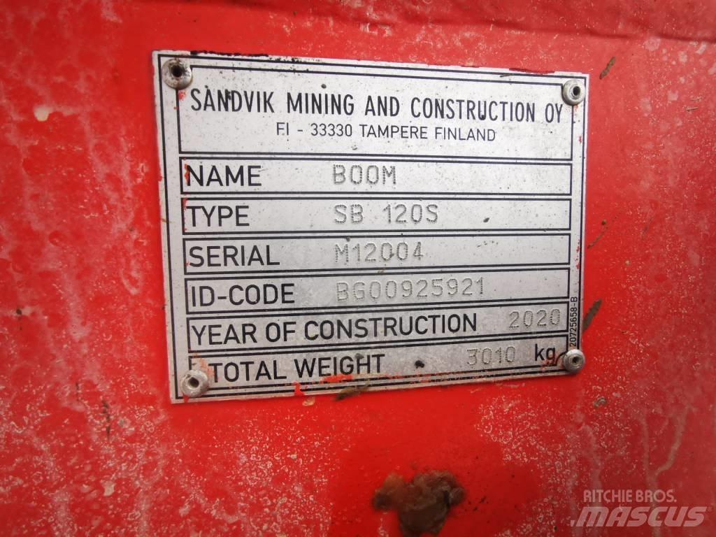 Sandvik Robolt 地下錨索鑽裝車