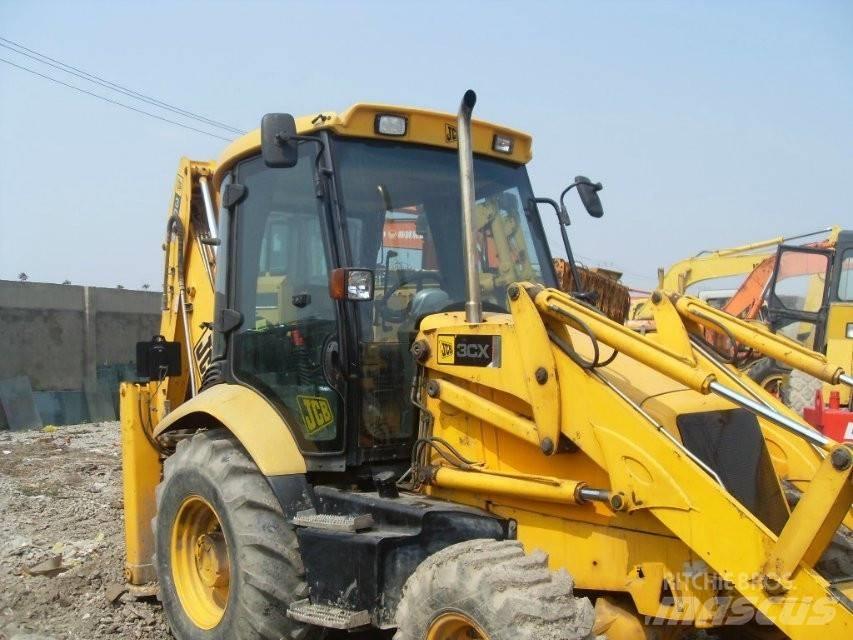 JCB 3cx 反鏟裝載機