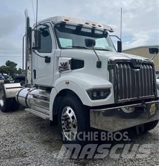 Western Star 47X 曳引機組件