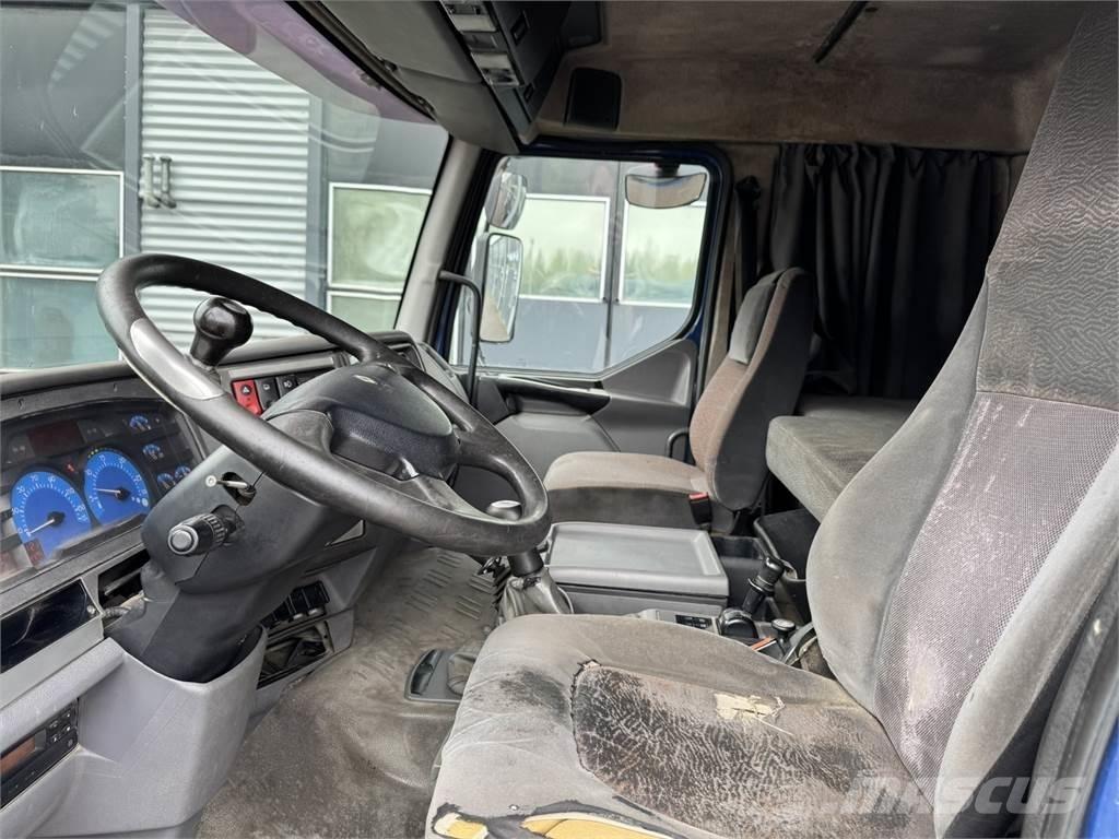 Sisu E12M 10X4 傾卸式卡車