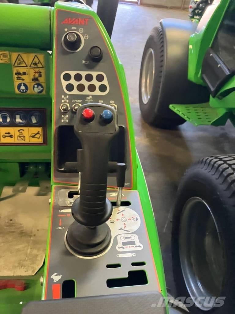 Avant Avant 528 滑移轉向裝載機