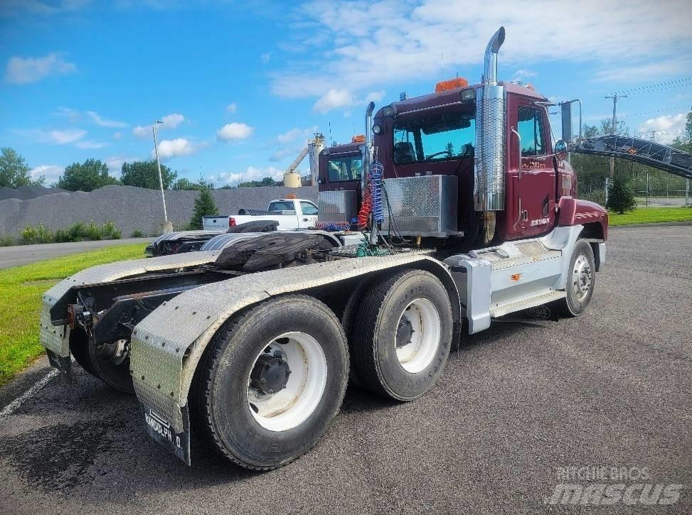 Mack CH 613 曳引機組件