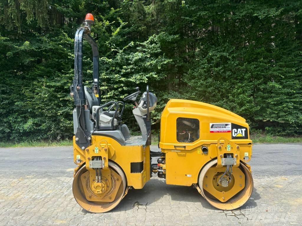 CAT CB 24 B 雙輪滾壓機