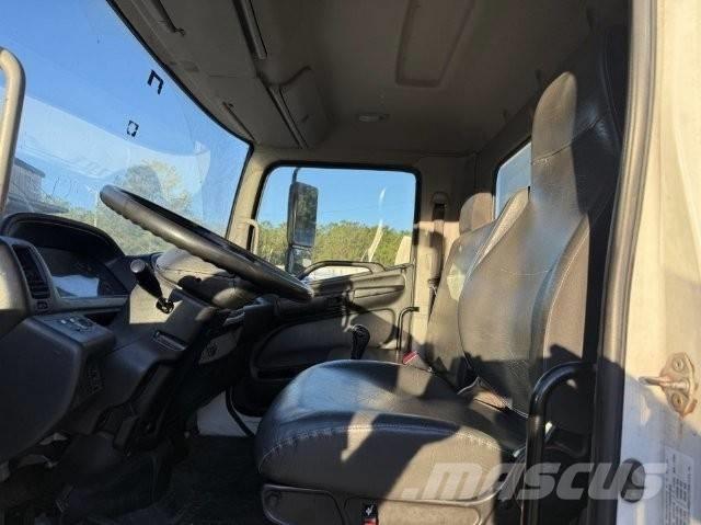 Hino 338 飲料運輸卡車