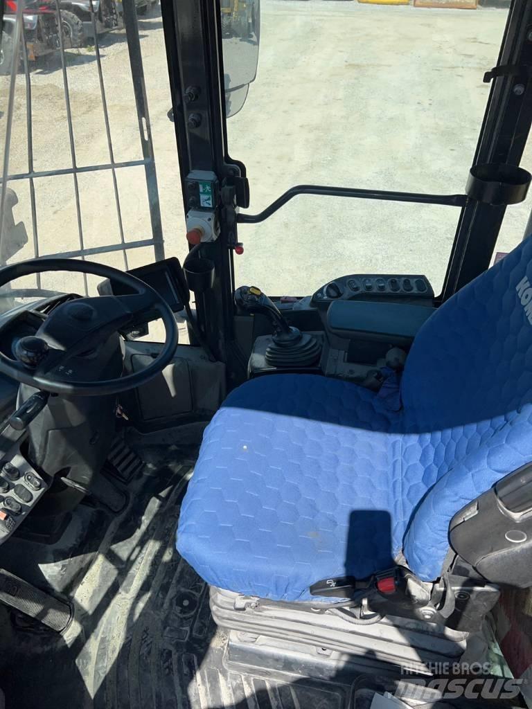 Komatsu WA 270-8 輪胎式裝載機