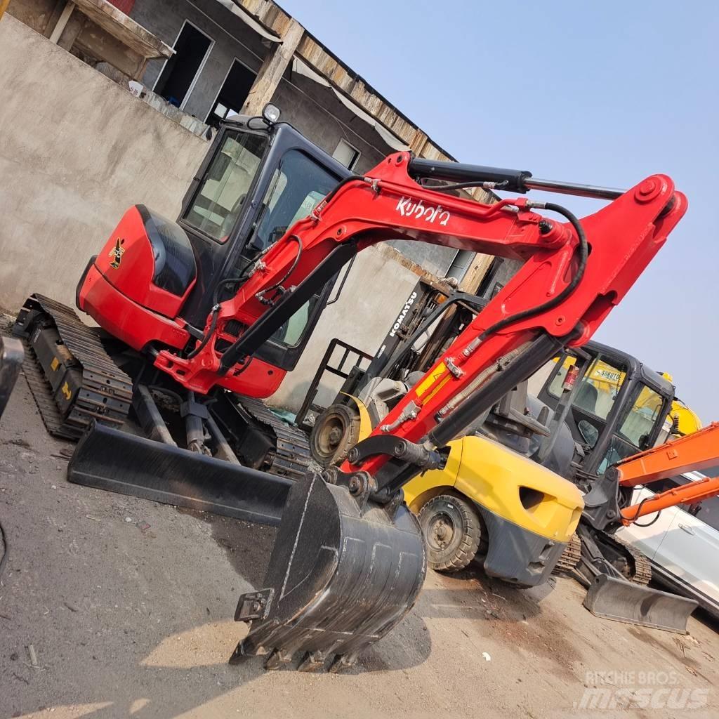 Kubota U 35 小型挖土機/掘鑿機<7t(小型挖掘機)