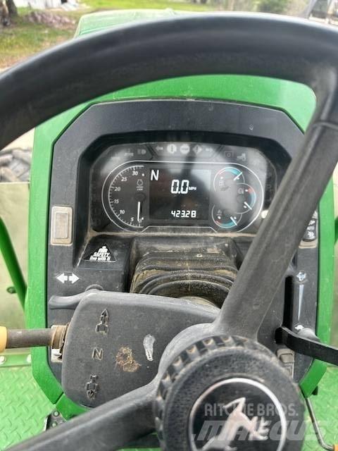 John Deere 6120 E 曳引機