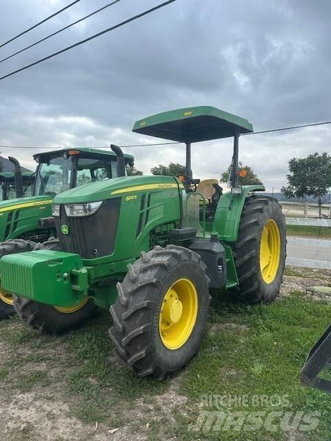 John Deere 6120 E 曳引機