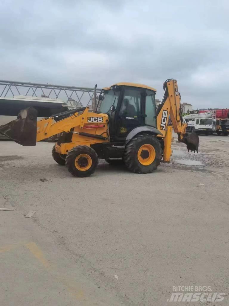 JCB 3cx 反鏟裝載機