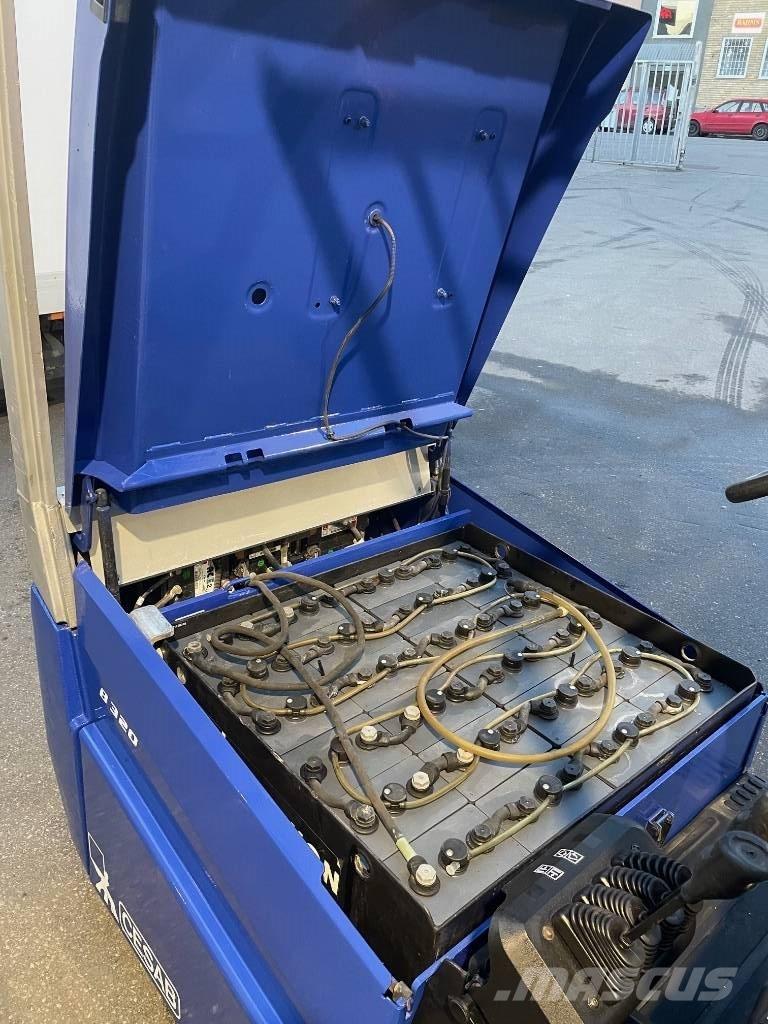 Cesab B320 電動堆高機