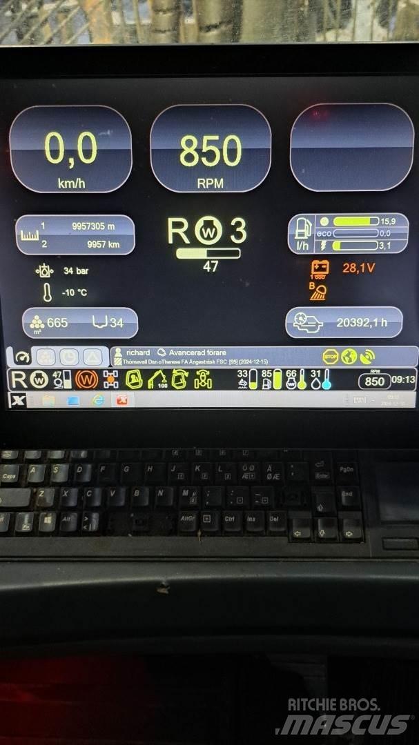 Komatsu 895 集運機
