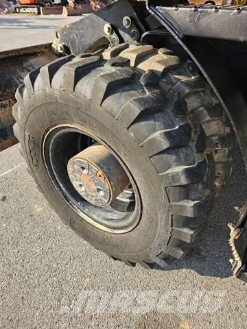 CAT M 318 F 旋轉式挖土機/掘鑿機/挖掘機