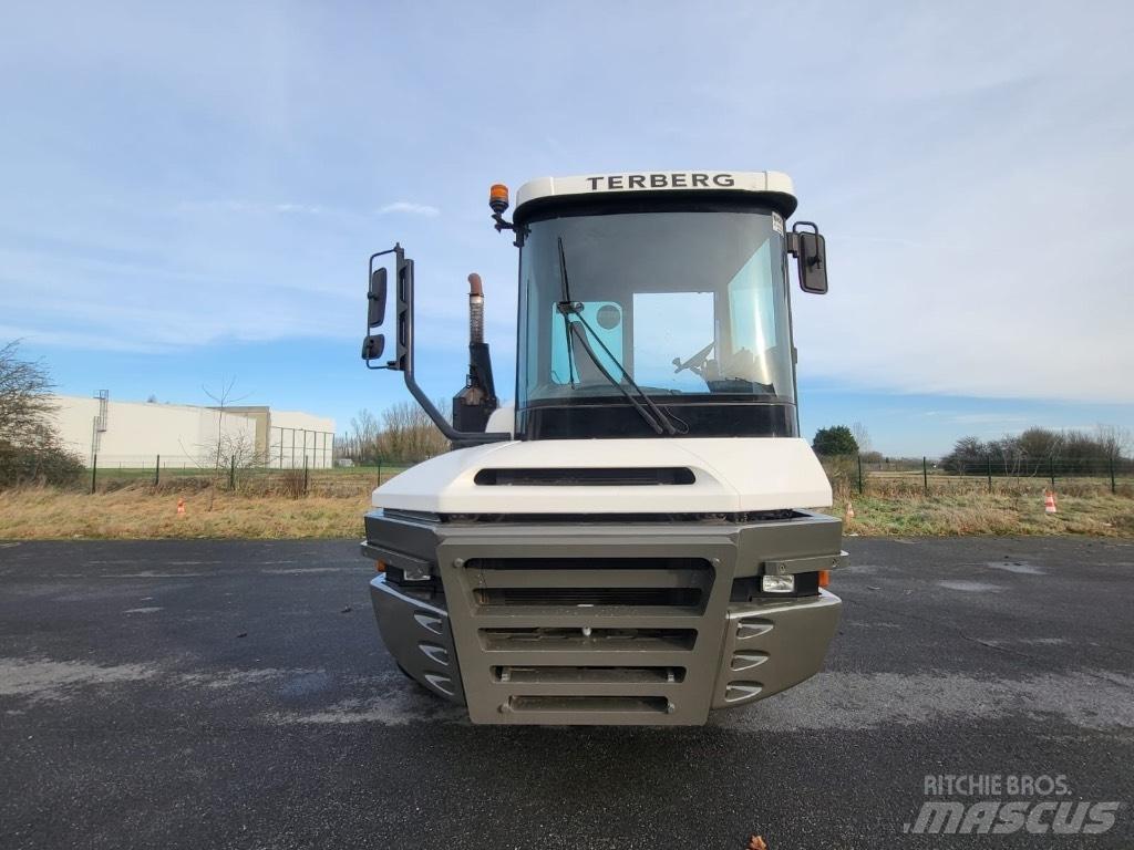 Terberg RT223 終端式曳引機